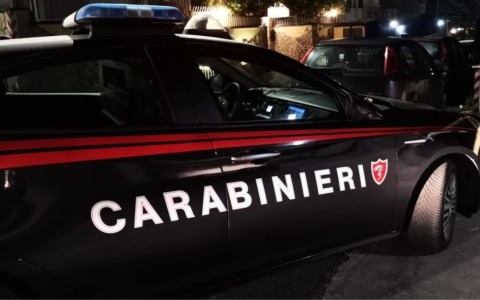 Sbarre alzate e luci rosse, accertamenti in corso