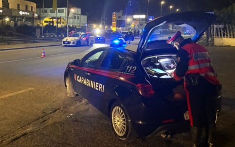Falsi militari convincono un’anziana a consegnare i gioielli