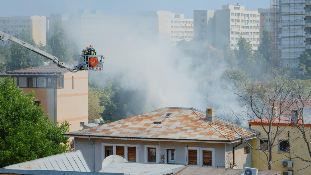 Monte Barone, il Canadair contro le nuove fiamme