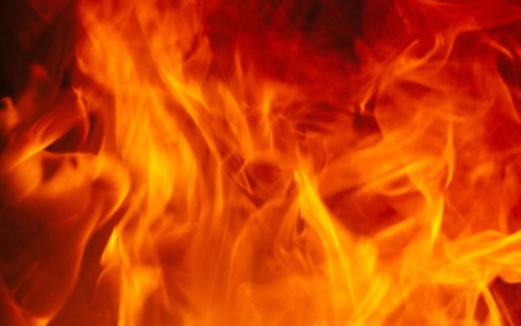 Incendio sul Monte Barone, l’elicottero effettua 30 lanci
