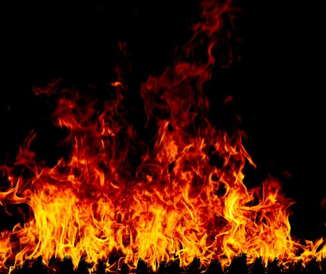 Incendio all’Alpe Noveis, 40 operatori in azione con mezzi aerei e terrestri