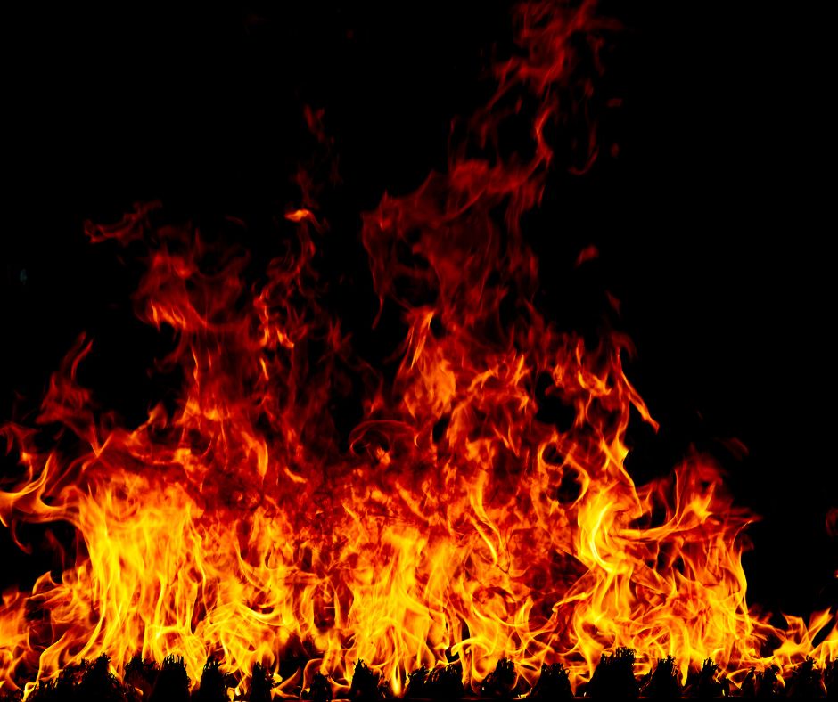 Incendio all’Alpe Noveis, 40 operatori in azione con mezzi aerei e terrestri