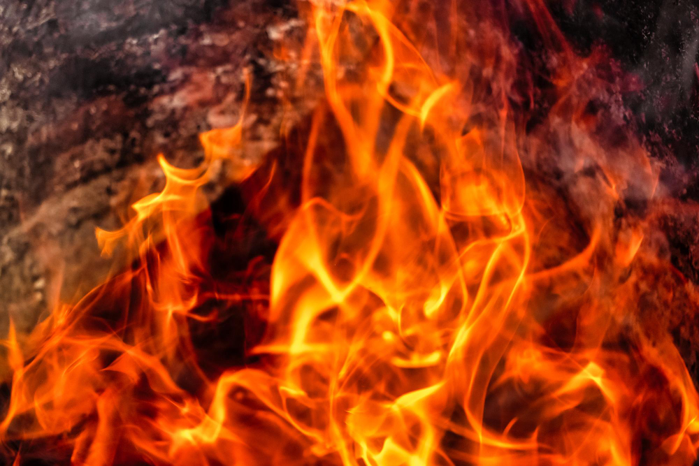 Incendi sul Monte Barone: operazioni di spegnimento complesse