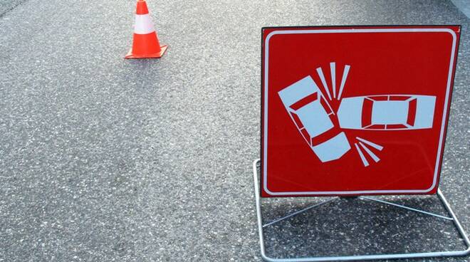 Scontro tra due auto, nessun ferito