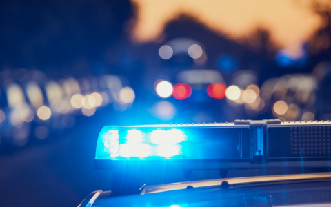 Scontro notturno tra due vetture, quattro persone in ospedale