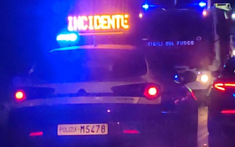 Scontro tra automobile e moto, ferito un 74enne