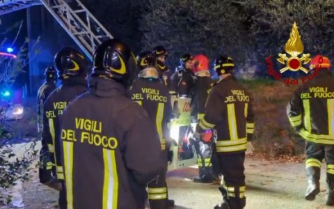 Principio d’incendio in un cantiere, intervento a Biella