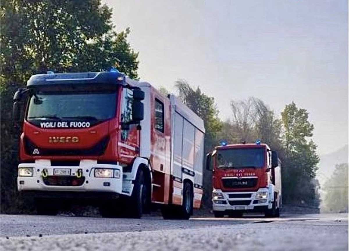 Ramo cade su un’auto dopo l’atterraggio di un elicottero