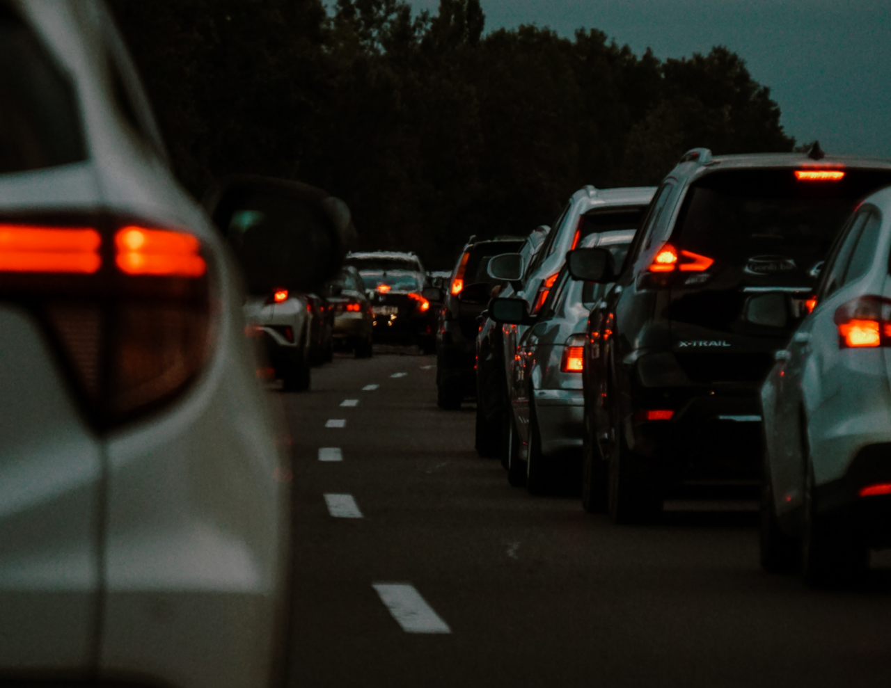Via Dante chiusa al traffico per i lavori alla condotta