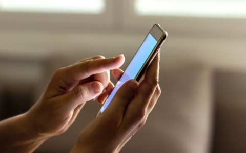 Un corso gratuito per imparare a usare il cellulare