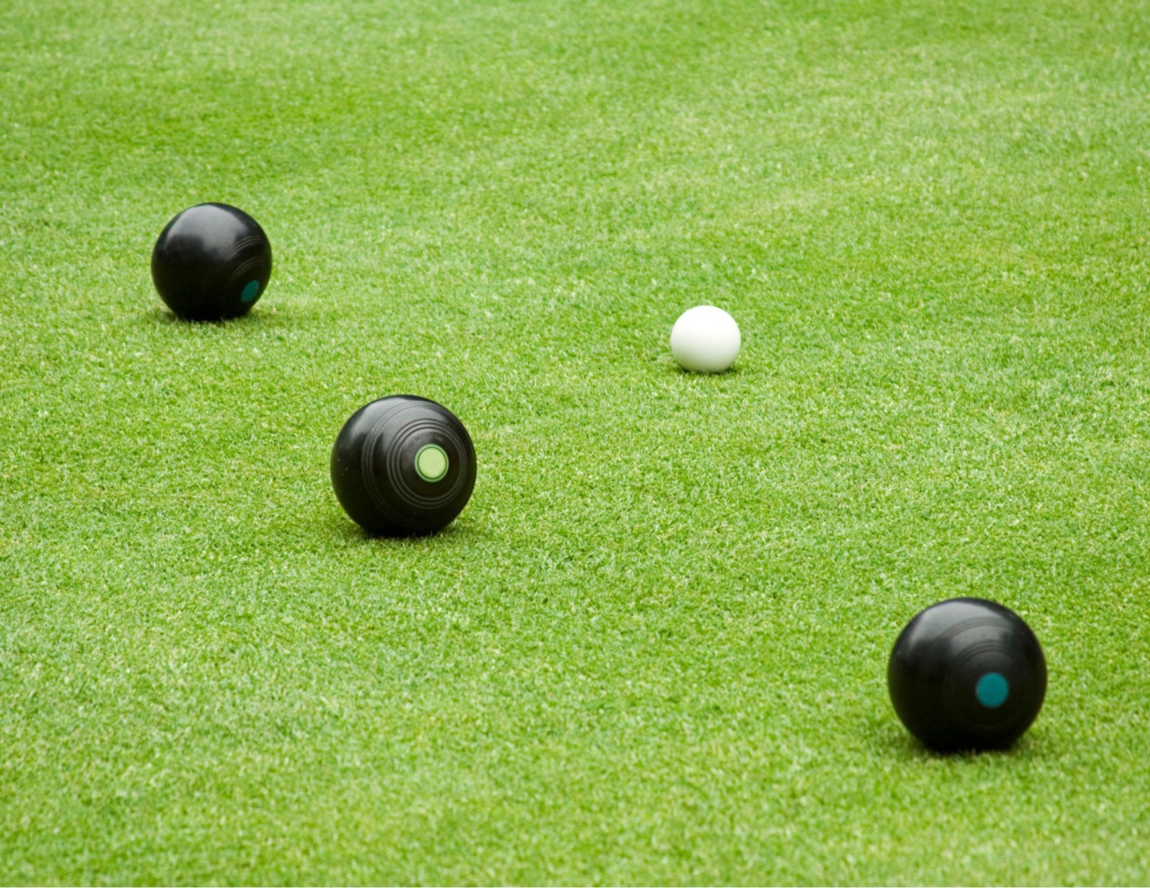 Allorio e Miglio vincono il torneo notturno di bocce a Piatto